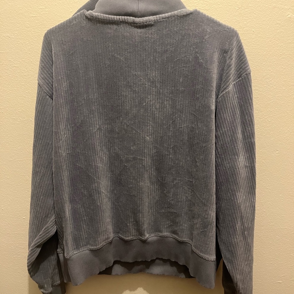 Universal Threads Sweater - Picture 5 of 5